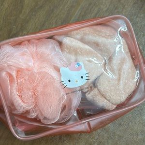 Hello Kitty toiletries set